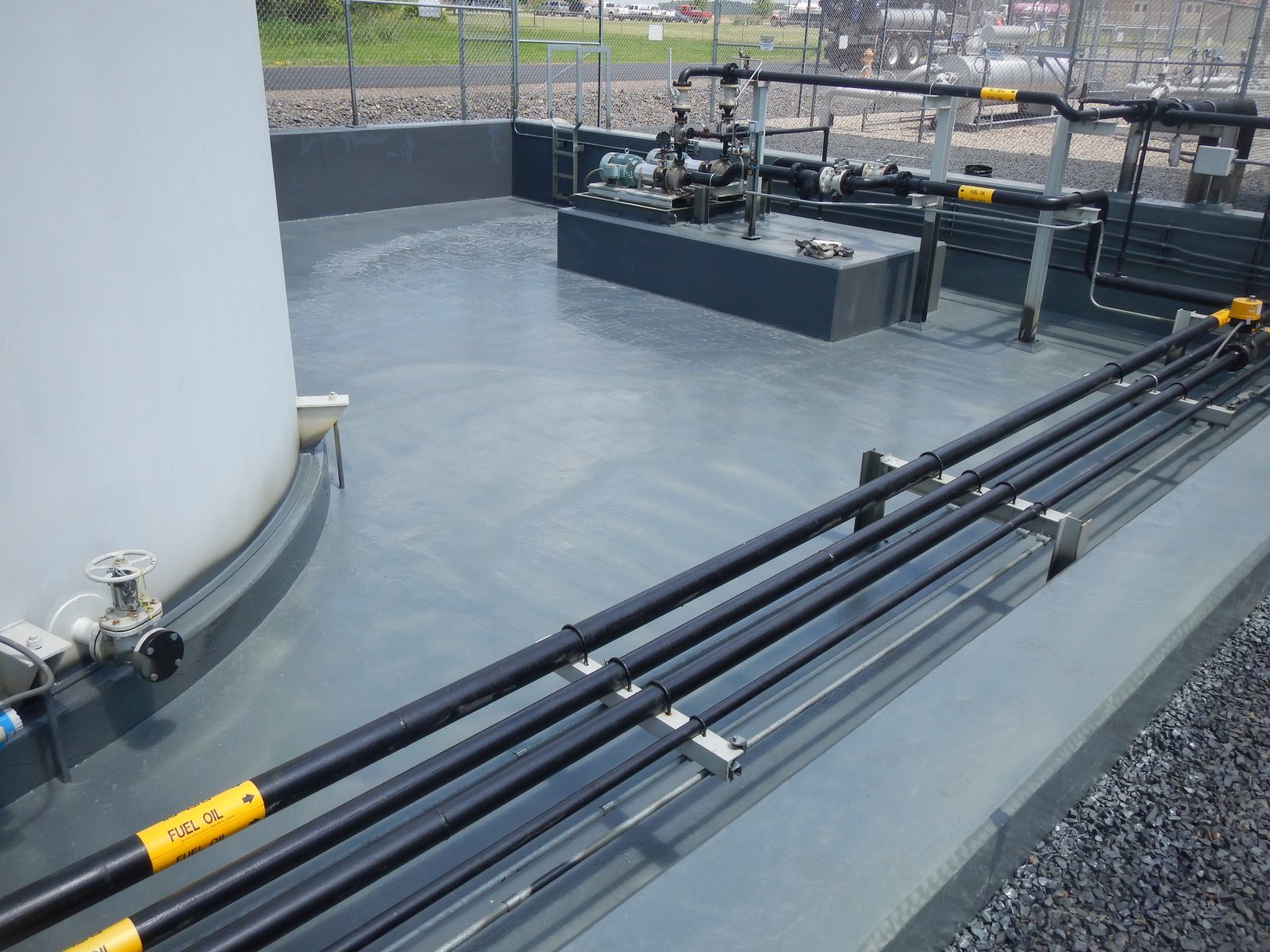 Industrial metal platform deck with seamless protective membrane